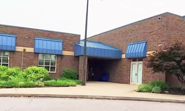 Los distritos escolares del centro de Tennessee enfrentan escasez de maestros semanas antes de que comiencen las clases