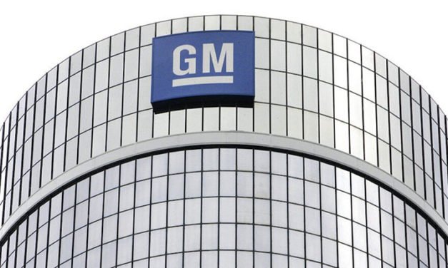 La escasez de chips deja 95,000 vehículos GM sin terminar en el almacenamiento