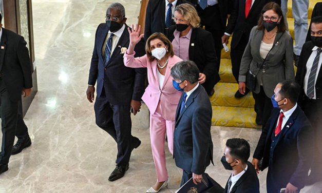 China afirma que “EE.UU. debe pagar un precio por la visita de Pelosi a Taiwán”