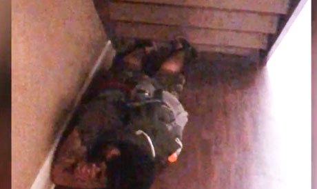 Los inquilinos de Antioch continúan encontrando personas sin hogar durmiendo fuera de sus apartamentos.