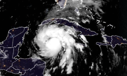 Ian se intensifica hasta convertirse en huracán, alerta emitida para Florida