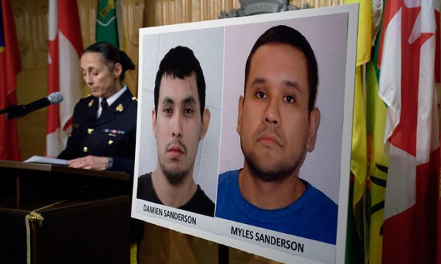 Policía canadiense busca a un sospechoso de apuñalamiento masivo