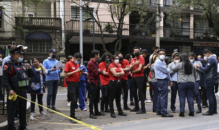 México sacudido por potente terremoto