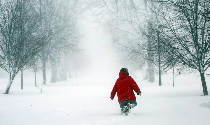 Tormenta invernal paraliza a EE.UU.: deja una veintena de muertos y cubre de hielo todo Seattle