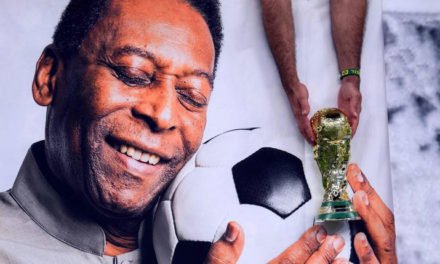 El mundo del fútbol rinde ‘gloria eterna’ al rey Pelé tras su fallecimiento