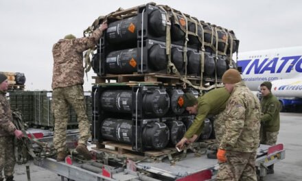 Revelan la “asombrosa” cantidad de ayuda militar prestada por EE.UU. a Ucrania en un año