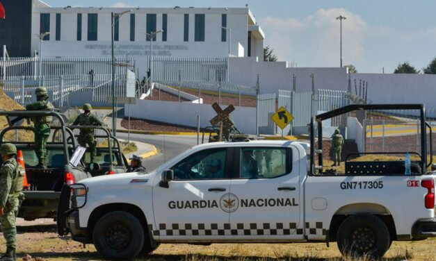 Trasladan a 39 presos de cárceles del estado mexicano de Guerrero a penales federales para “garantizar la gobernabilidad”