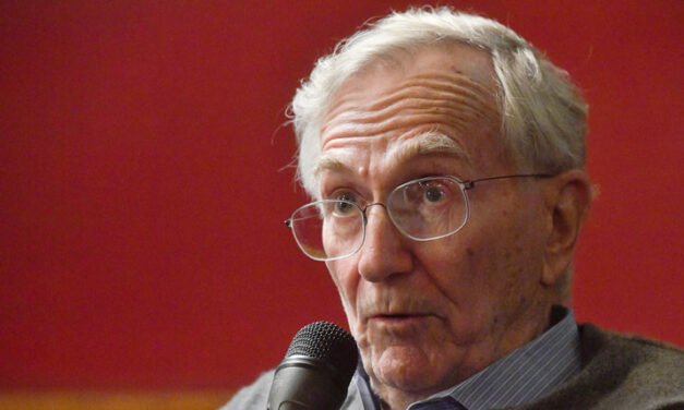 Hersh: La sociedad en EE.UU. no recibe “el tipo de información que debería”