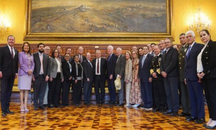 López Obrador se reúne con legisladores de EE.UU. en medio de controversia por tráfico de fentanilo
