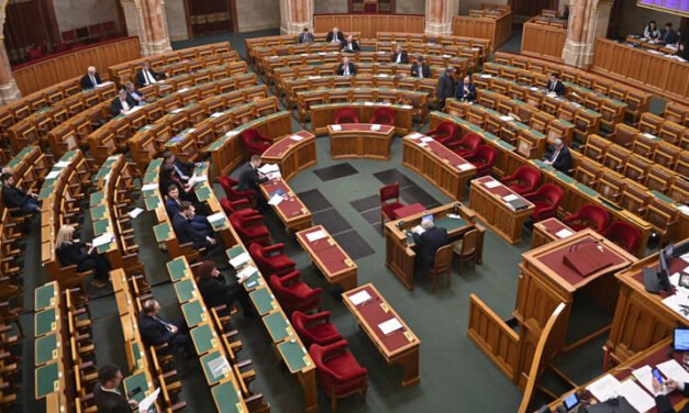 El Parlamento húngaro aprueba la adhesión de Finlandia a la OTAN