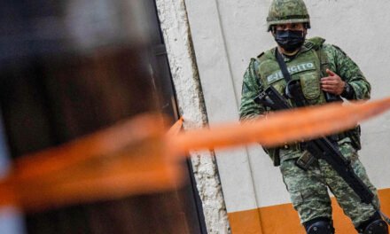 ¿Qué se sabe del asesinato de cinco jóvenes en México y la supuesta responsabilidad de militares?