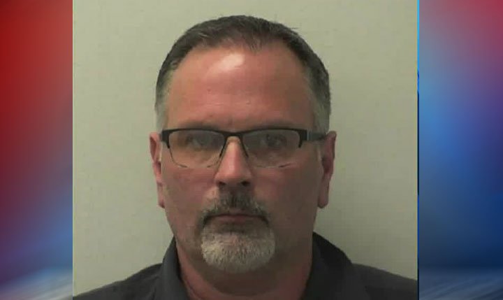Empleado de Tennessee DCS despedido en medio de cargos de solicitar a un menor
