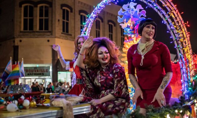 Proyecto de ley requeriría permiso para artistas de cabaret