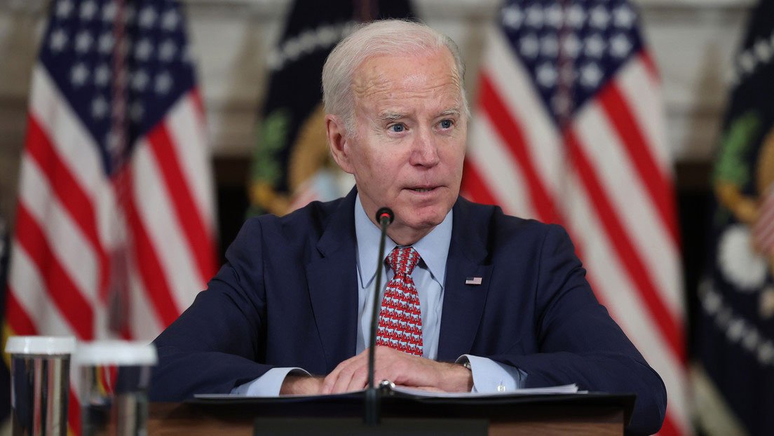 Biden podría vetar la ley que prohíbe a las estudiantes transgénero competir en deportes femeninos