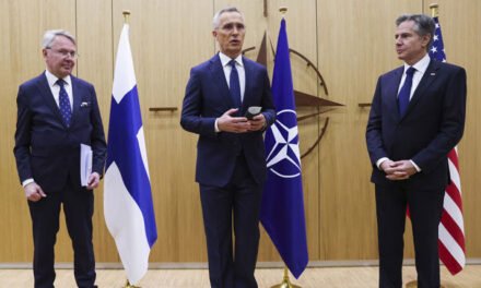 Finlandia se une oficialmente a la OTAN