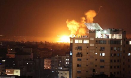 Israel ataca la Franja de Gaza tras el lanzamiento de cohetes desde el Líbano