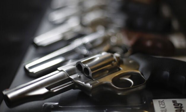 ¿Proveer a los maestros en Tennessee con armas? Los legisladores no pueden precisar cuándo volverá el proyecto de ley