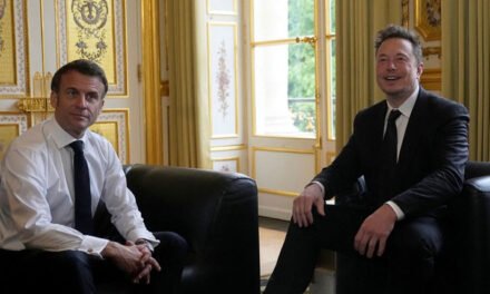 Macron se reúne con Elon Musk en París