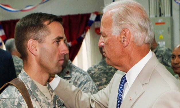 Biden afirma falsamente que su hijo murió en Irak y que optó a la presidencia mientras era vicepresidente