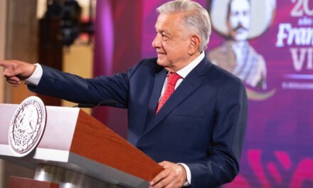 “No inclinaré la balanza”: López Obrador tras cenar con los aspirantes presidenciales de su partido