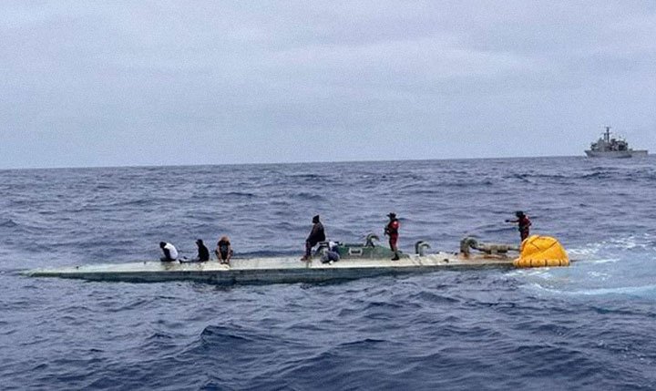 Incautan narcosubmarino de 26 metros con 3,5 toneladas de cocaína en México