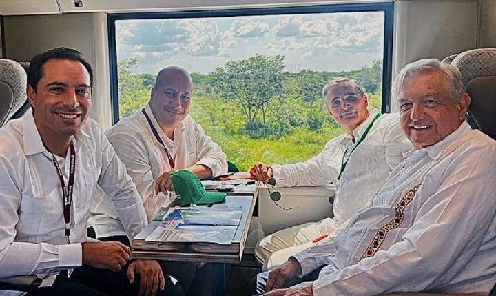 López Obrador se sube al Tren Maya en un primer recorrido de supervisión