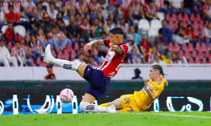 Tigres amarga la fiesta en el Estadio Jalisco y golean a las Chivas