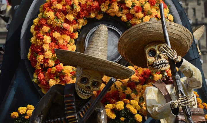 El tradicional Desfile del Día de Muertos se toma las calles de la Ciudad de México