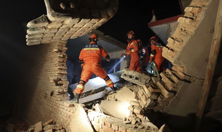 El terremoto en China mata al menos a 127 personas y es el más mortífero en nueve años