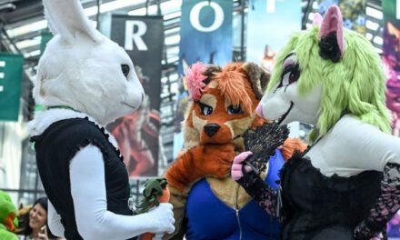 Proyecto de ley de Oklahoma prohibiría a los ‘furries’ en la escuela, requeriría que los padres y el ‘control de animales’ recojan a los infractores de las reglas.