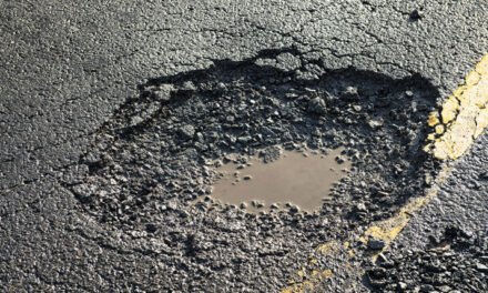 ¿Qué causa que se formen baches?