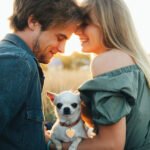 El amor que tienes por tu perro podría ayudarte a encontrar el amor, según una nueva encuesta