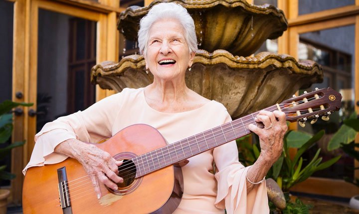 La cantante que ganó su primer Grammy a los 95 años: ¡Sueño cumplido!