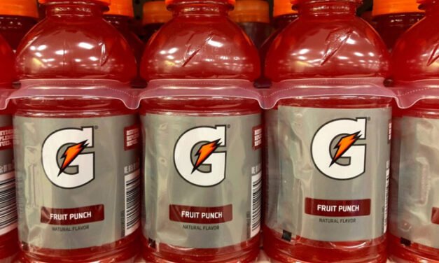 Legislador propone prohibir algunos colorantes alimentarios en las comidas escolares de California