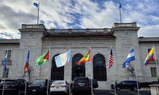 Ecuador se queda solo: condena unánime en la OEA al asalto a la Embajada de México
