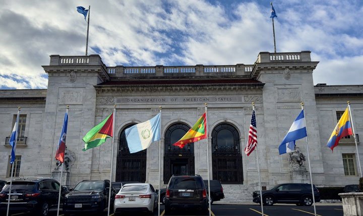 Ecuador se queda solo: condena unánime en la OEA al asalto a la Embajada de México