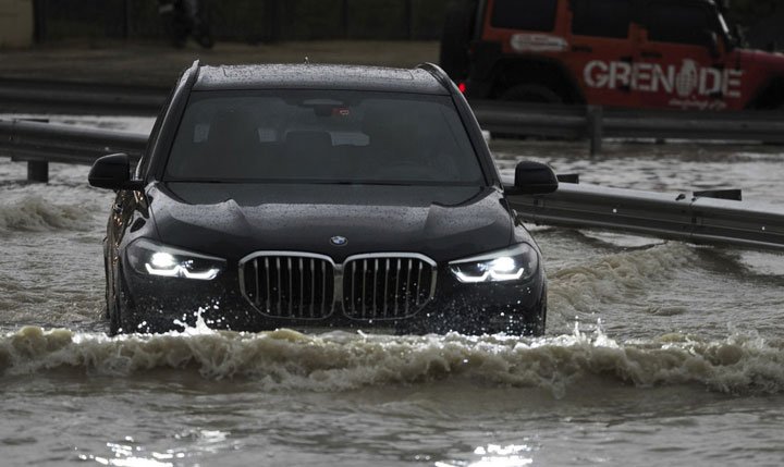 ‘Apocalipsis’ invernal, grandes inundaciones provocan el caos en Dubái