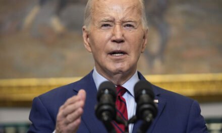 El presidente Biden dice que los manifestantes pro palestinos tienen derecho a reunirse, pero “no hay lugar para el discurso de odio”