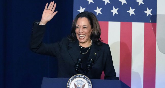 Kamala Harris se autodenomina la candidata presunta