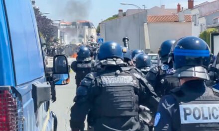 Choques entre manifestantes y la Policía en la ciudad francesa de La Rochelle