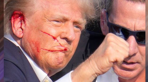 El atacante del mitin de Trump tenía material explosivo en el interior del coche y en su residencia, informaron fuentes policiales a CNN