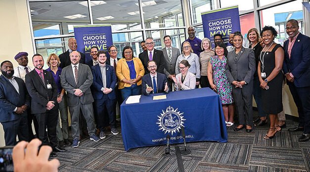 Inauguración de la nueva parada de autobús #300