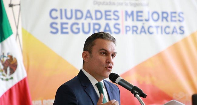 Precandidato presidencial de Ecuador declina tras amenazas a su vida