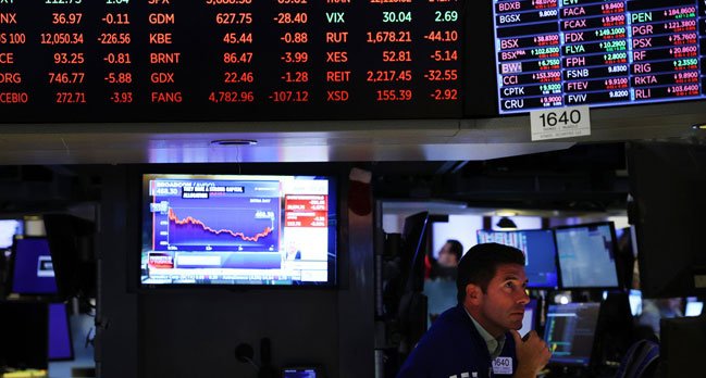 Bolsas de valores estadounidenses cierran con fuertes tendencias a la baja