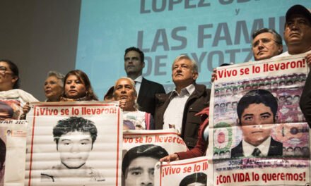 López Obrador envía carta a padres de los 43 de Ayotzinapa