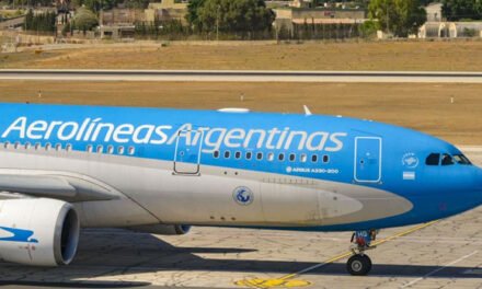 Pilotos de Aerolíneas Argentinas van a huelga