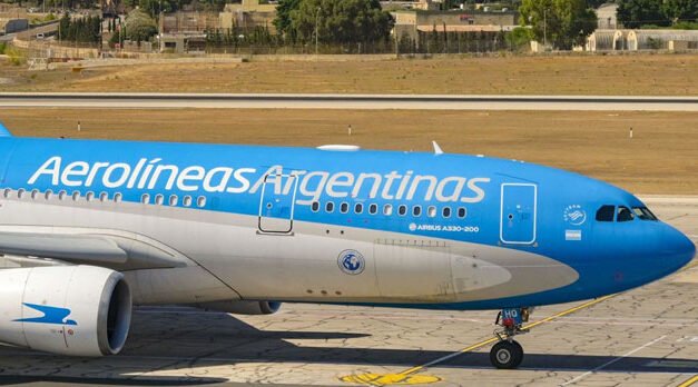 Pilotos de Aerolíneas Argentinas van a huelga