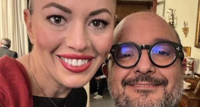 Ministro italiano dimite por escándalo sentimental