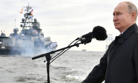 “Rusia debe estar preparada para cualquier evolución de la situación”: Putin participa en ejercicio naval Okeán-2024