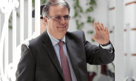 Otorgan licencia a Marcelo Ebrard y Juan Carlos Loera